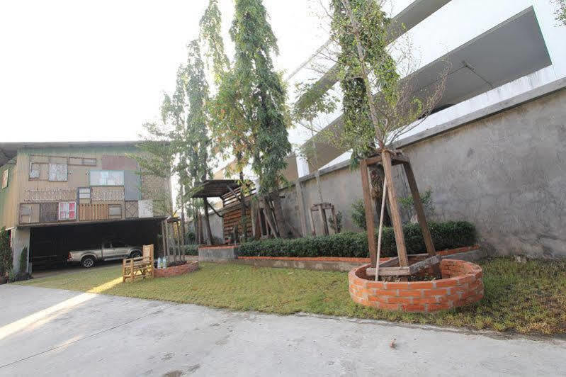 Leesort @ Onnuch Hotel กรุงเทพมหานคร ภายนอก รูปภาพ