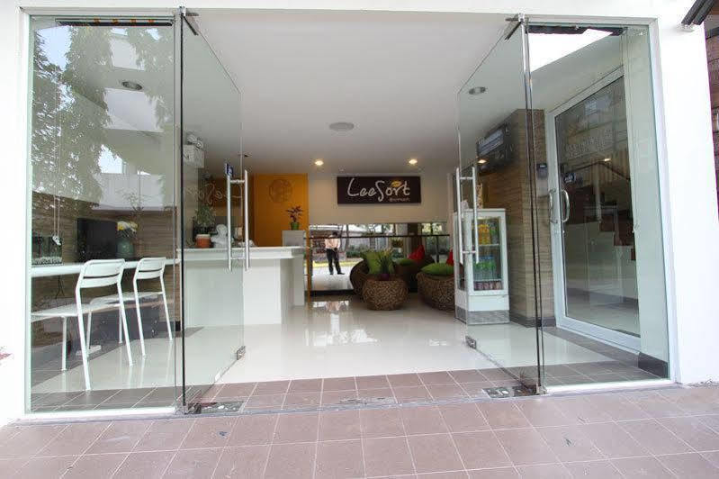 Leesort @ Onnuch Hotel กรุงเทพมหานคร ภายนอก รูปภาพ