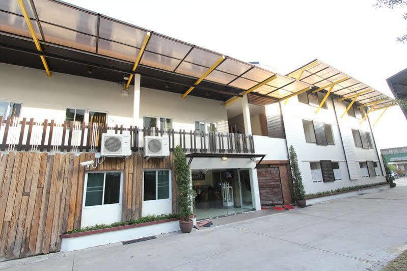 Leesort @ Onnuch Hotel กรุงเทพมหานคร ภายนอก รูปภาพ