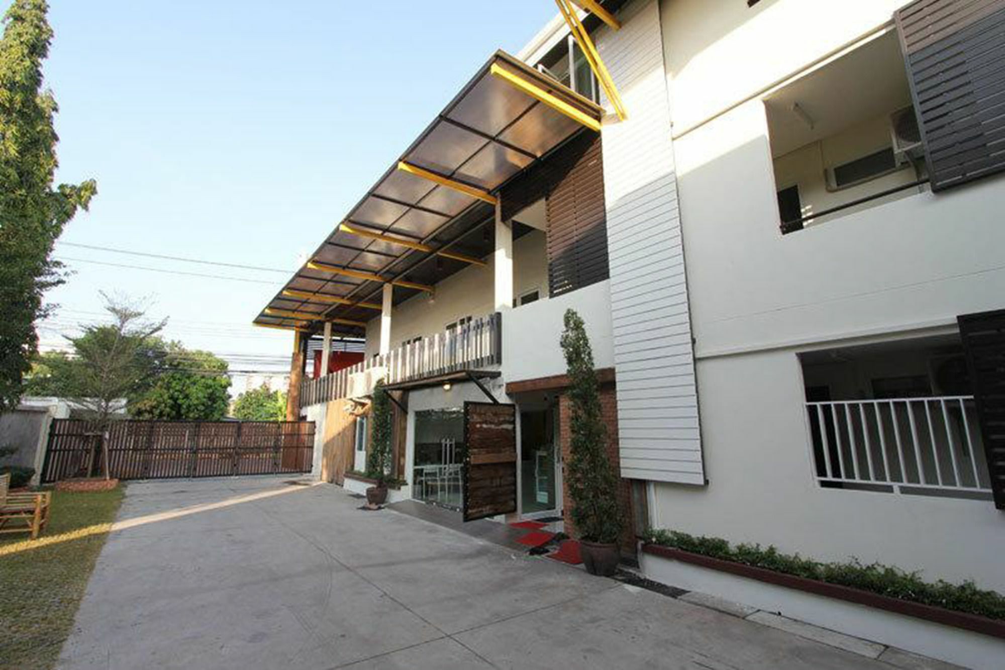 Leesort @ Onnuch Hotel กรุงเทพมหานคร ภายนอก รูปภาพ