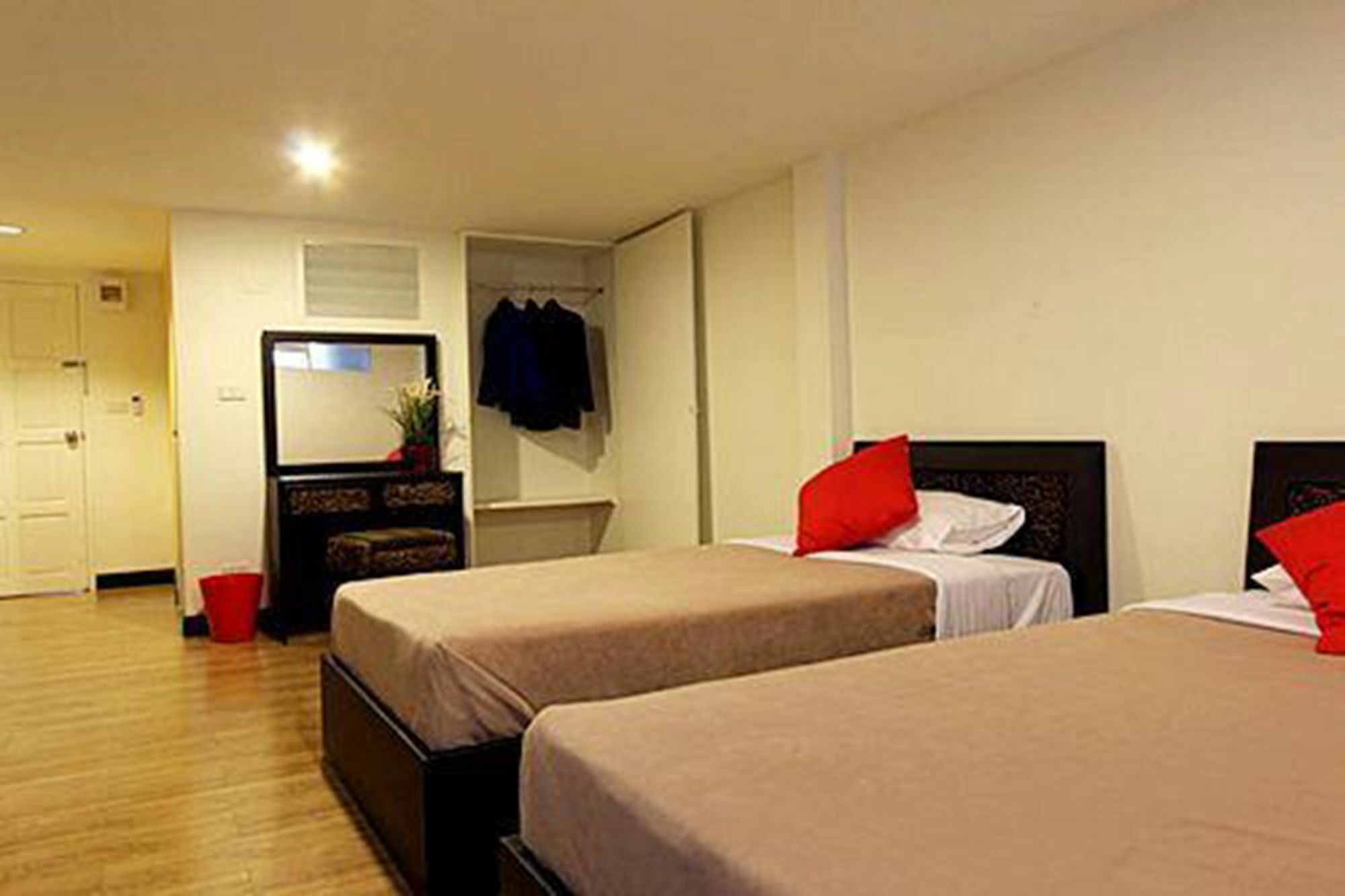 Leesort @ Onnuch Hotel กรุงเทพมหานคร ภายนอก รูปภาพ