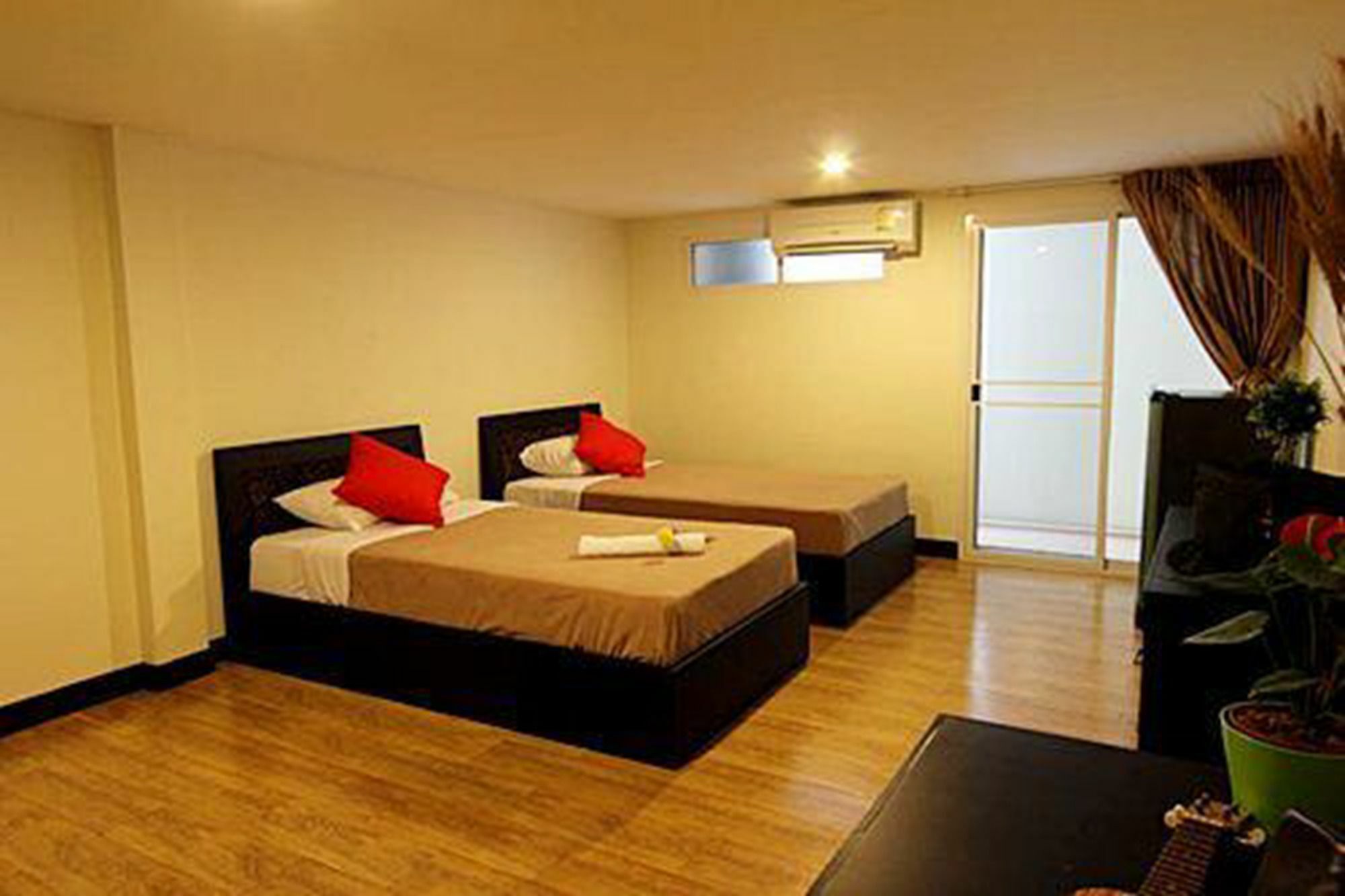 Leesort @ Onnuch Hotel กรุงเทพมหานคร ภายนอก รูปภาพ