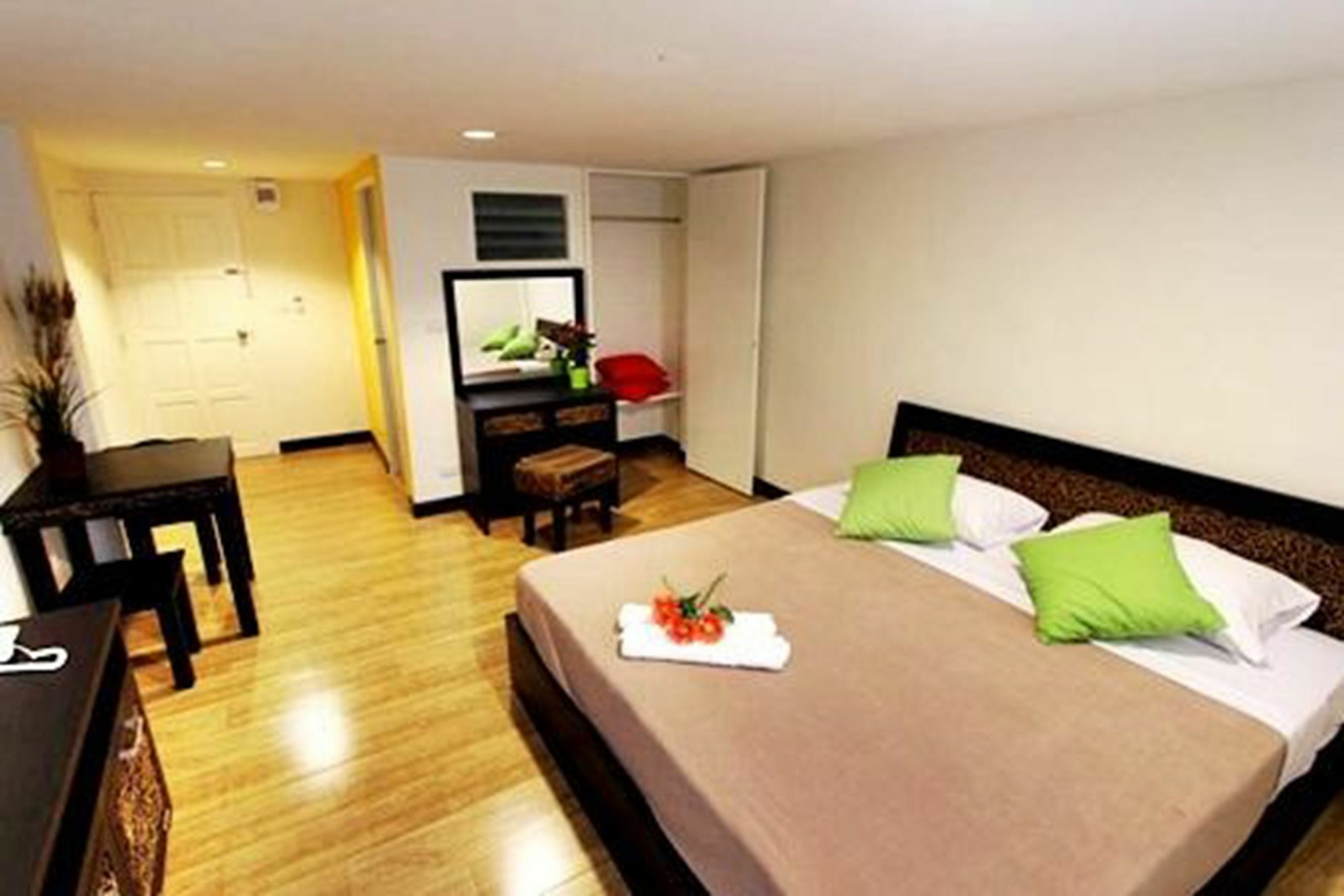 Leesort @ Onnuch Hotel กรุงเทพมหานคร ภายนอก รูปภาพ